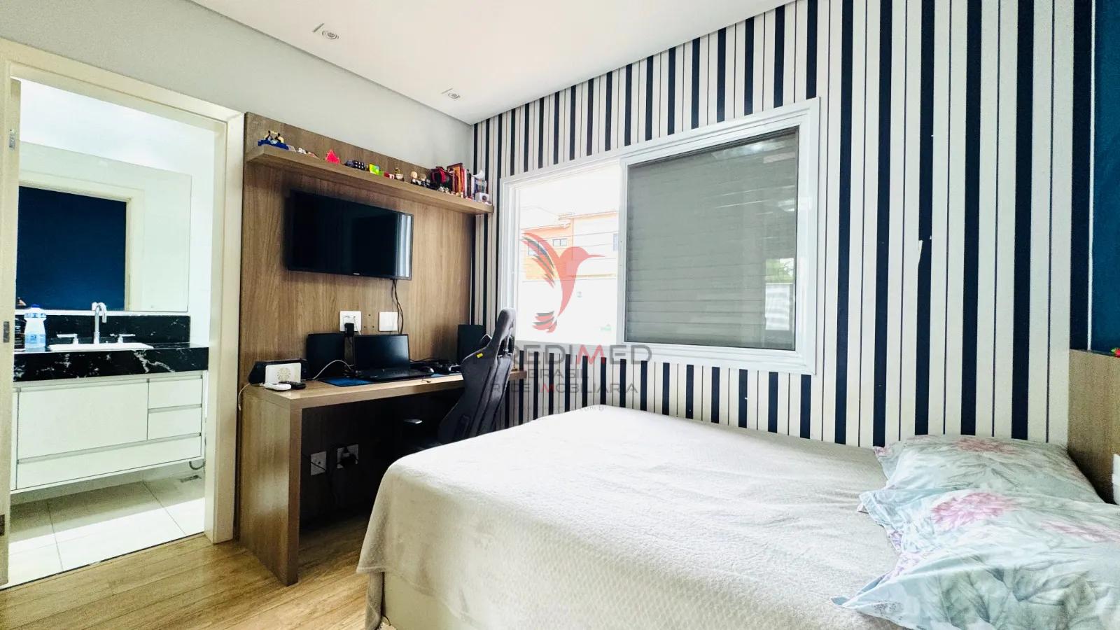 CASA COM 4 SUITES A VENDA EM CONDOM&Iacute;NIO " MARAVILHOSO"  - - 