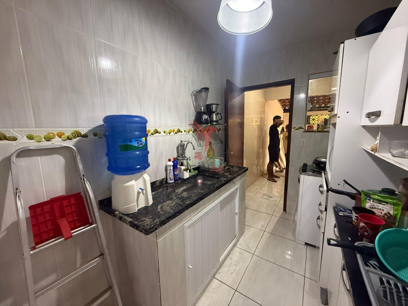 Excelente casa pr&oacute;ximo ao Centro de Iguaba por R$ 280.000 - PORTEIRA FECHADA  Iguaba Grande - 