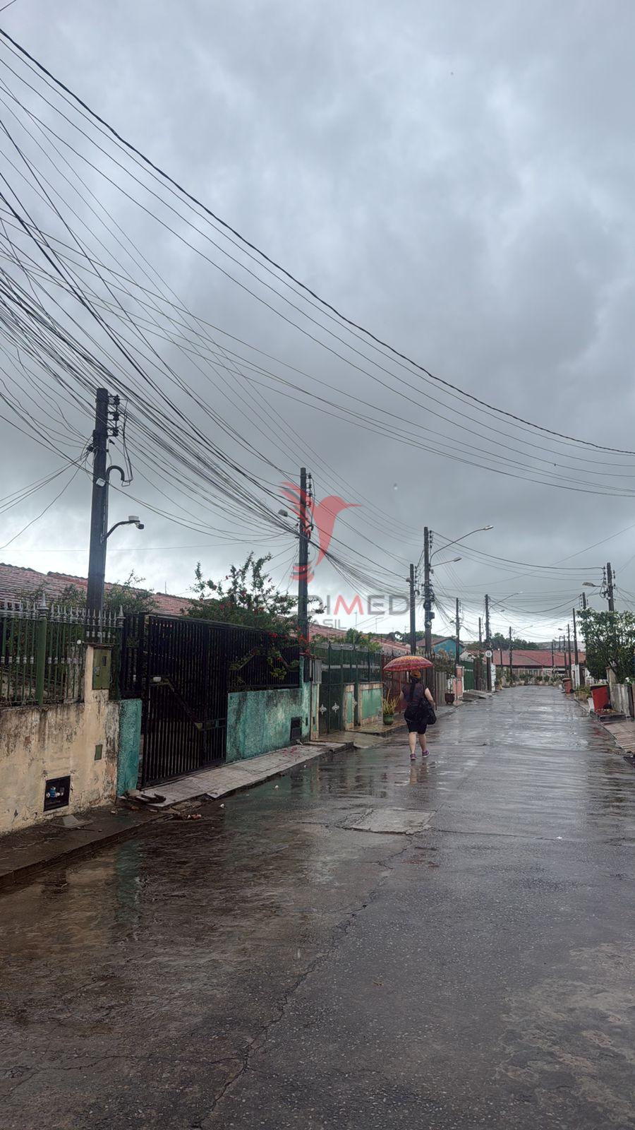 Excelente casa pr&oacute;ximo ao Centro de Iguaba por R$ 280.000 - PORTEIRA FECHADA  Iguaba Grande - 