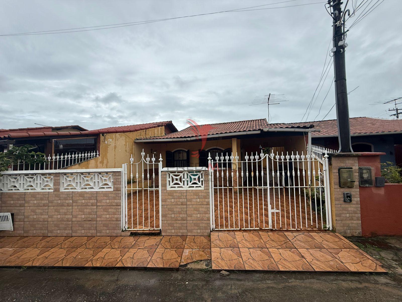 Excelente casa pr&oacute;ximo ao Centro de Iguaba por R$ 280.000 - PORTEIRA FECHADA  Iguaba Grande - 