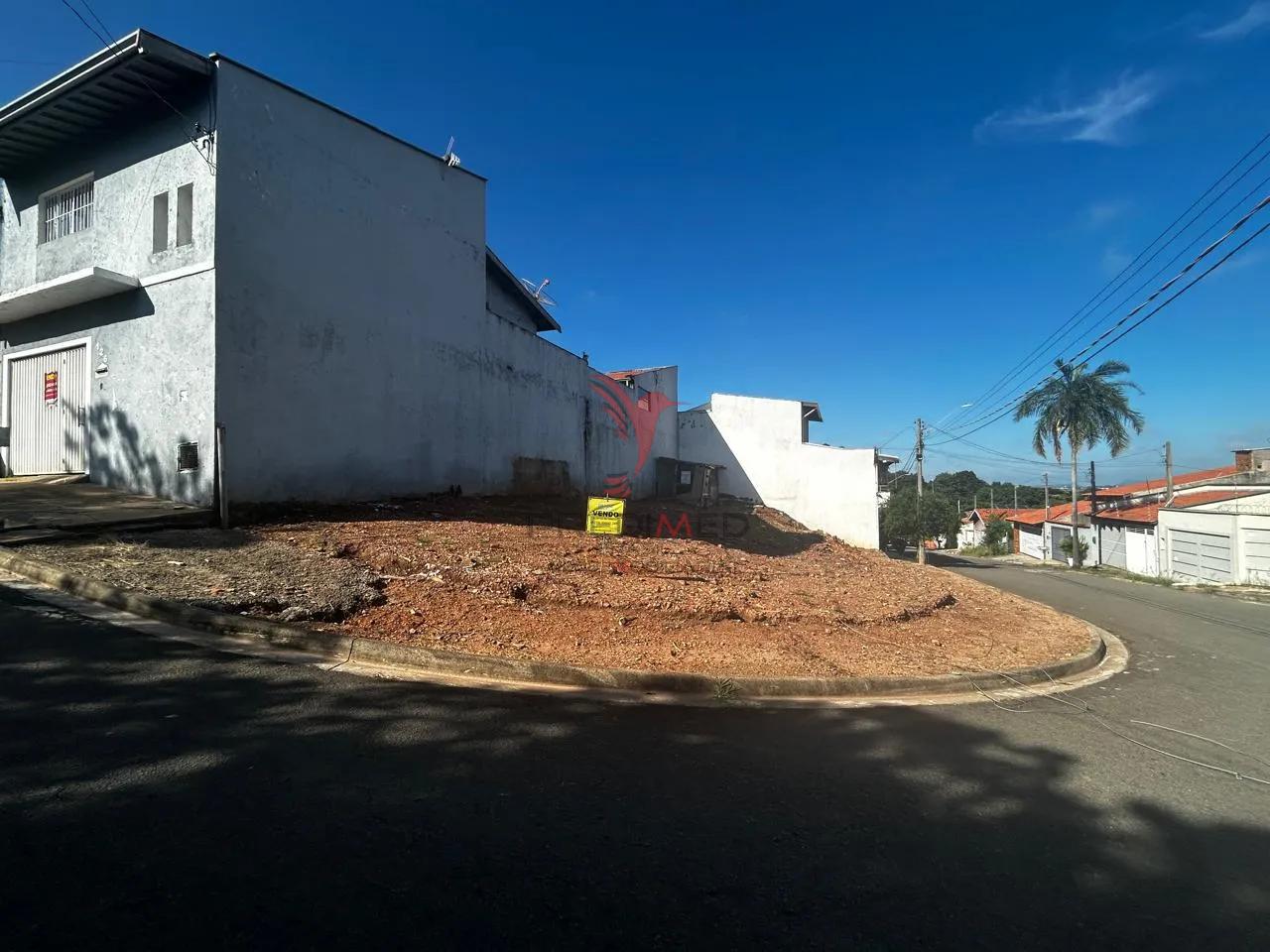 TERRENO DE ESQUINA COM 257,63M. No Bairro Terra Rica em Piracicaba Rua Ignez Forti Christofoletti Piracicaba - 