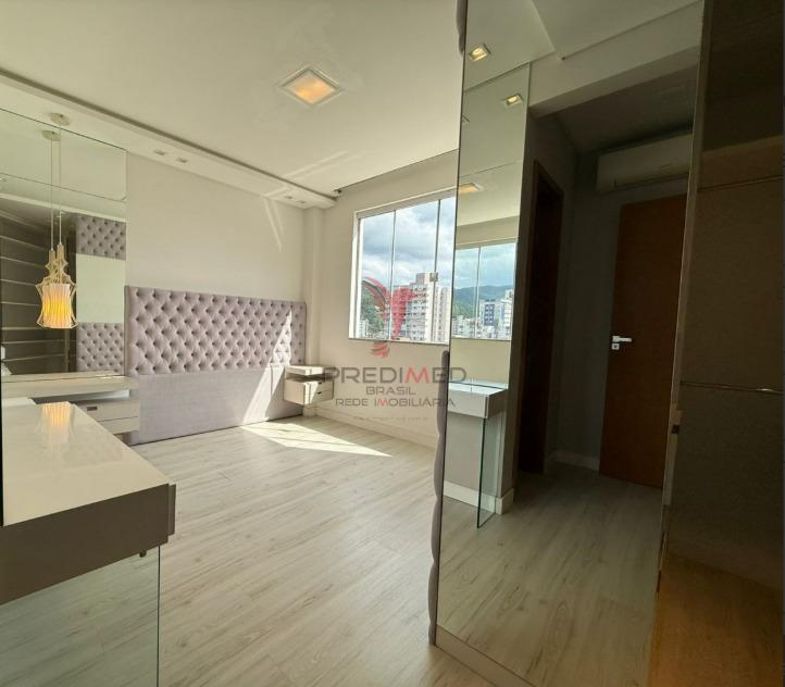 Apartamento de 3 Quartos, semi mobilado, 2 Vagas de Garagem,centro de Jaragu&aacute; Rua Júlio Tavares da Cunha Mello Jaraguá do Sul - 