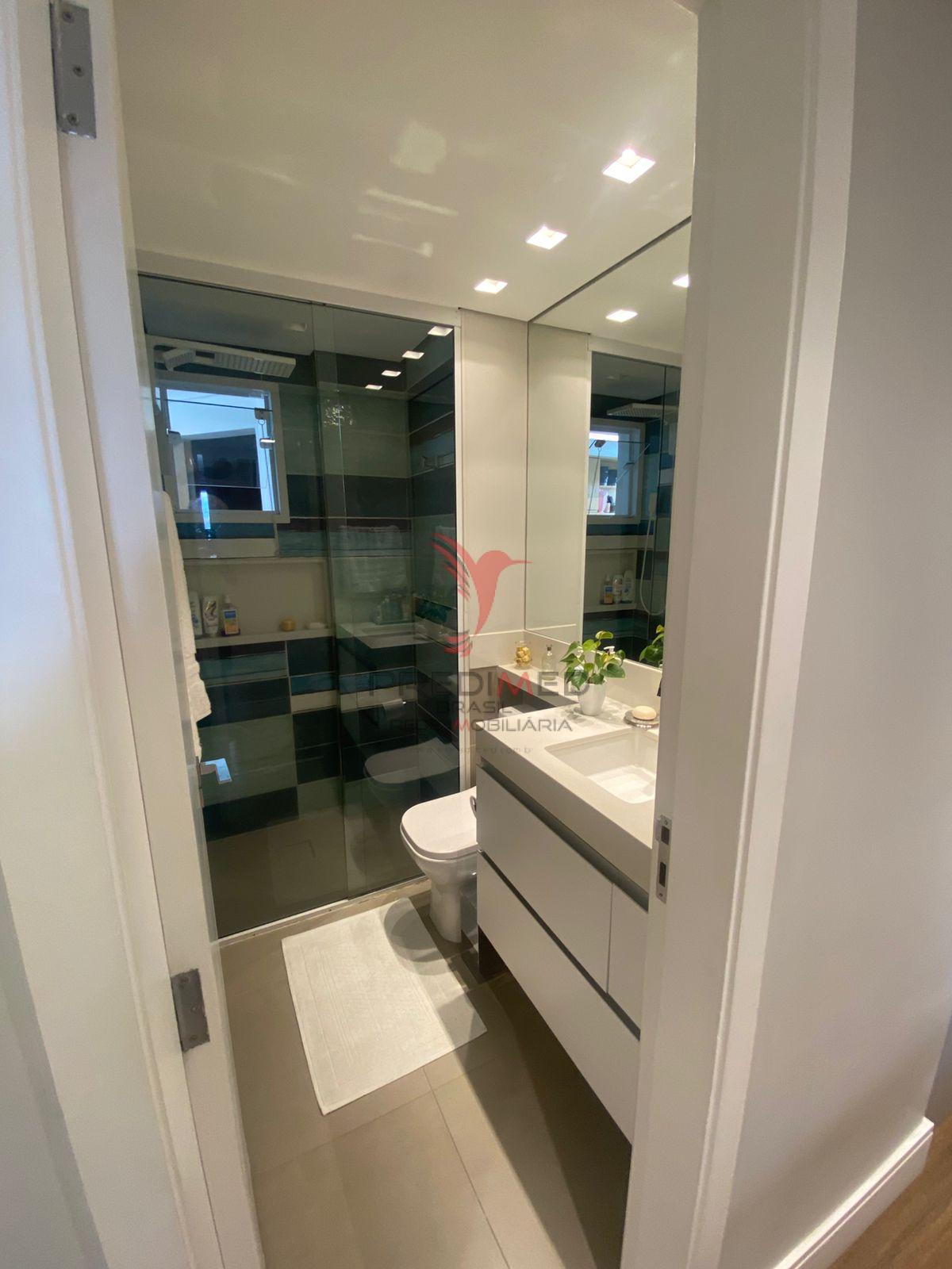 Apartamento de 3 Quartos. Projetado. Varanda. Na Vila Para&iacute;ba. Guaratinguet&aacute;  Guaratinguetá - 