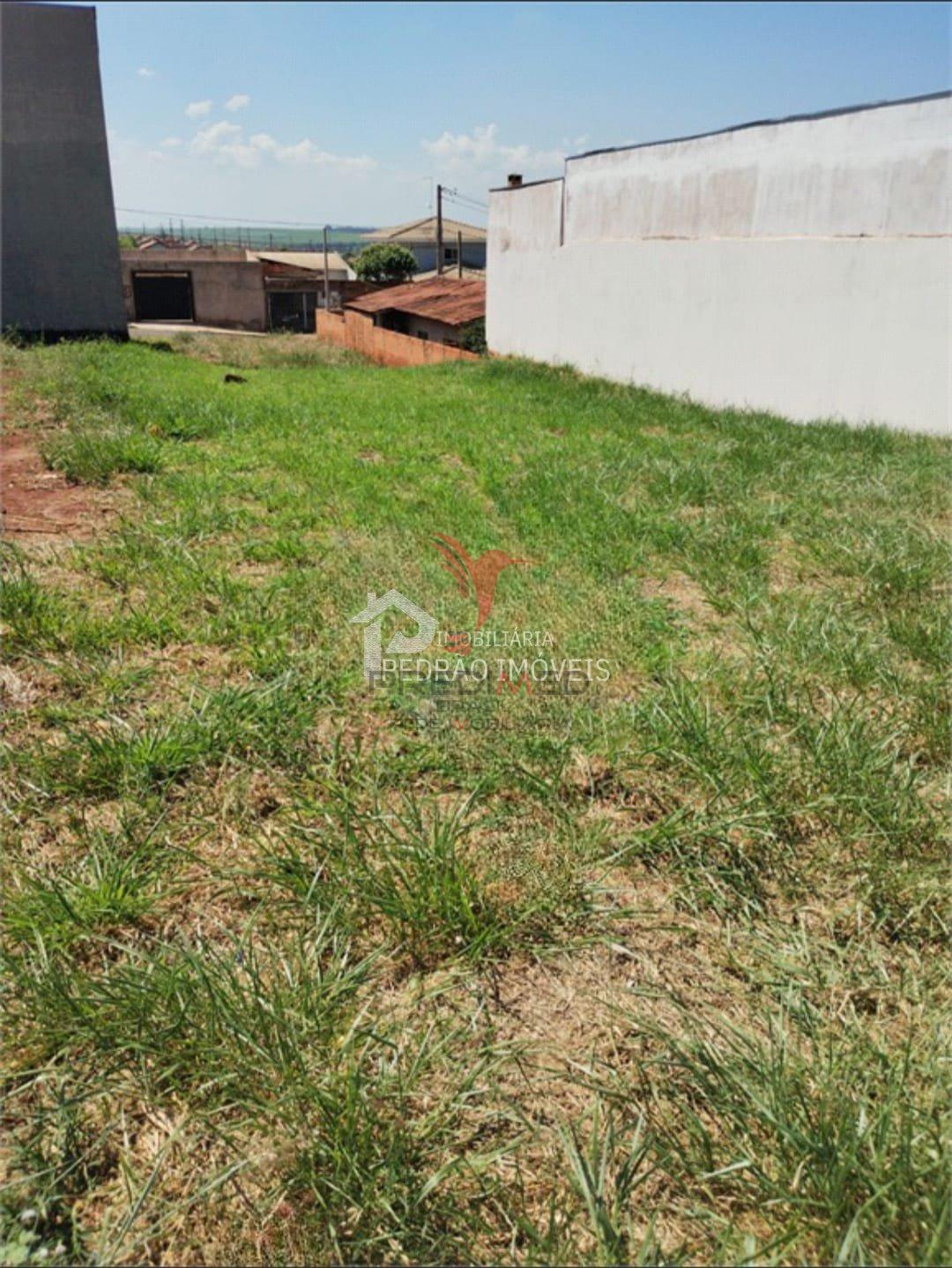 Lote/Terreno de 275m&sup2; no bairro Jardim Graja&uacute;, em Len&ccedil;&oacute;is Paulista  Lençóis Paulista - 