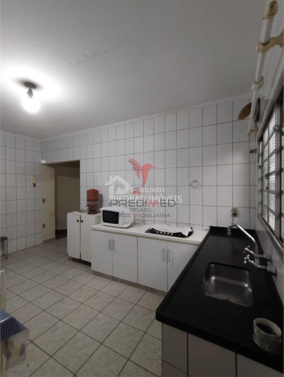 Casa de 4 quartos, 177m&sup2; no bairro Jardim Village, em Len&ccedil;&oacute;is Paulista  Lençóis Paulista - 