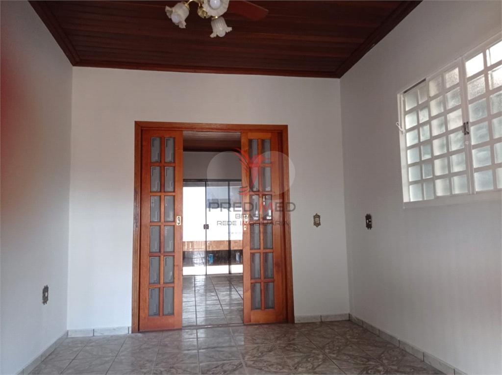 Casa de 1 quarto, 137m&sup2; no bairro Vila S&atilde;o Judas Tadeu, em Len&ccedil;&oacute;is Paulista  Lençóis Paulista - 