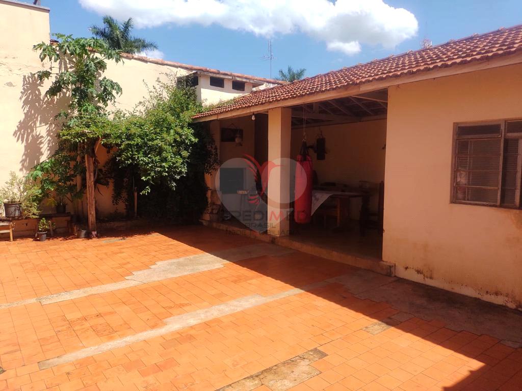 Casa de 3 quartos, 213m&sup2; no bairro Jardim Panorama, em Macatuba  MACATUBA - 