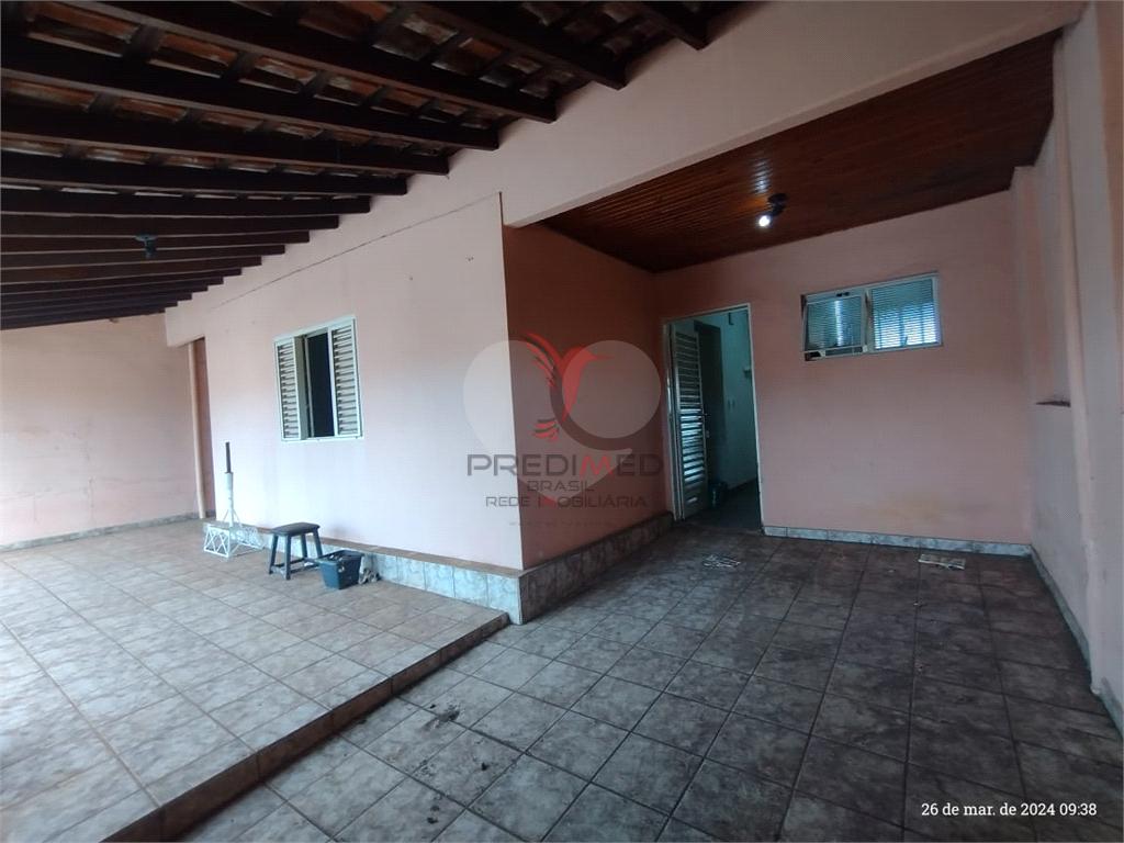 Casa de 3 quartos, 135m&sup2; no bairro N&uacute;cleo Habitacional Bela Vista Ii, em Len&ccedil;&oacute;is Paulista  Lençóis Paulista - 