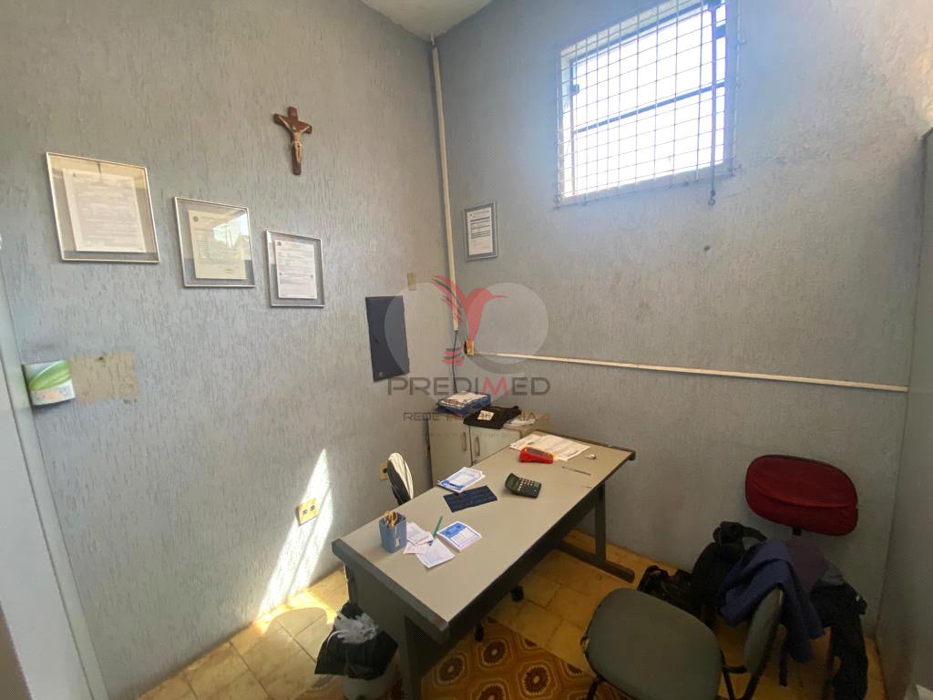 Loja / Sal&atilde;o / Ponto Comercial de 244m&sup2; no bairro Jardim Alvorada, em Len&ccedil;&oacute;is Paulista  Lençóis Paulista - 