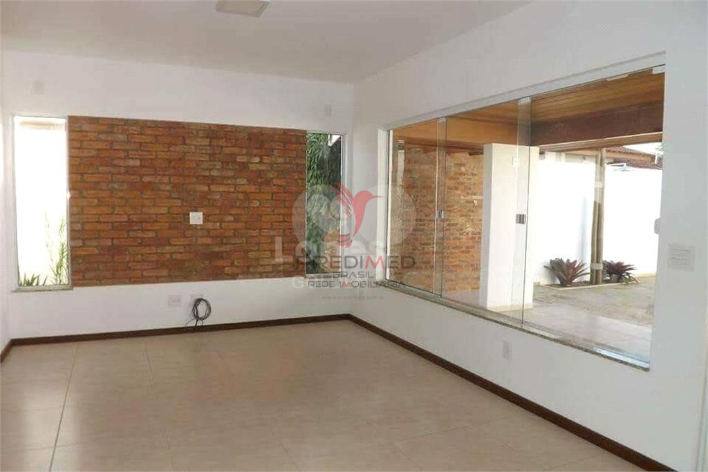 Casa de 3 quartos, 250m&sup2; no bairro Loteamento Porto Seguro, em Avar&eacute;  Avaré - 