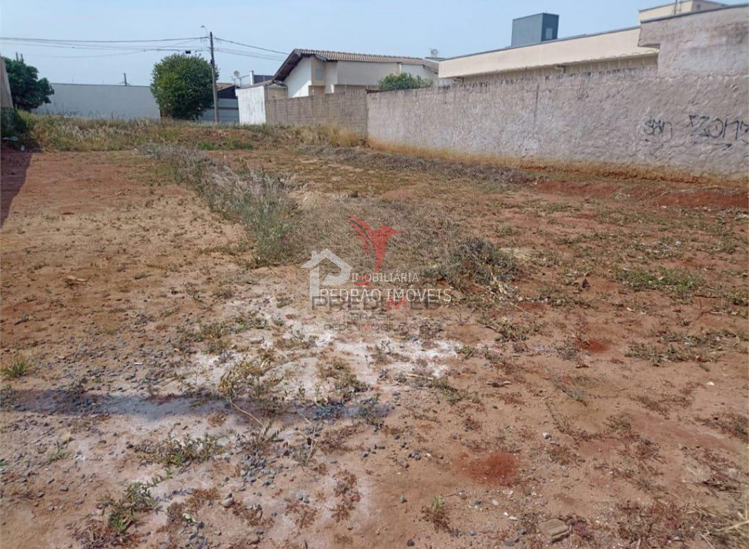 Lote/Terreno de 288m&sup2; no bairro Jardim Santa L&uacute;cia, em Len&ccedil;&oacute;is Paulista  Lençóis Paulista - 