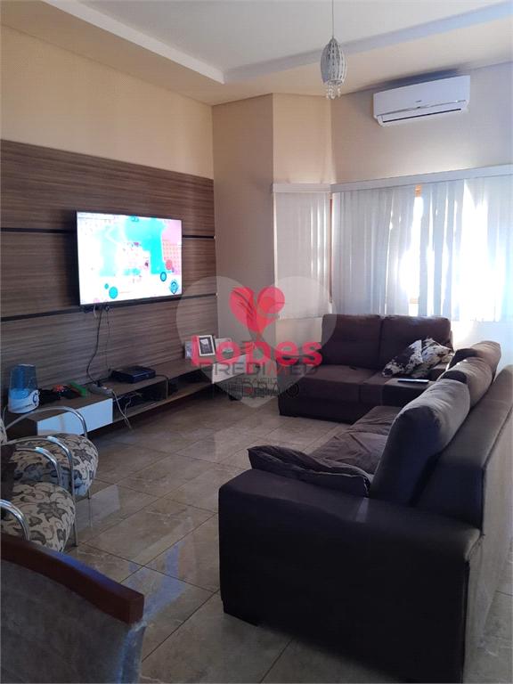 Casa de 3 quartos, 223m&sup2; no bairro Vila Antonieta I, em Len&ccedil;&oacute;is Paulista  Lençóis Paulista - 