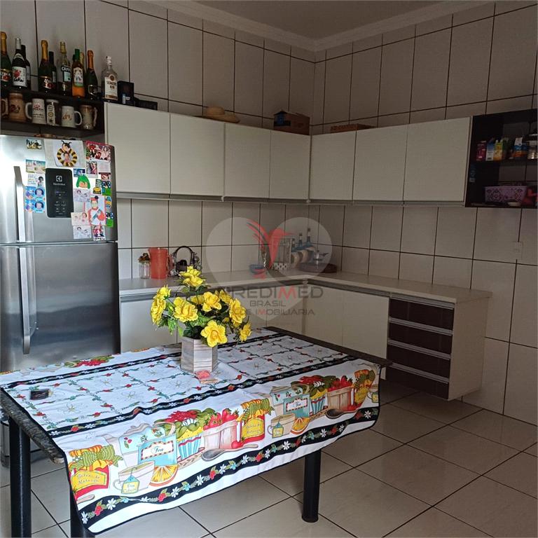 Casa de 3 quartos, 220m&sup2; no bairro Jardim Maria Luiza Iv, em Len&ccedil;&oacute;is Paulista  Lençóis Paulista - 