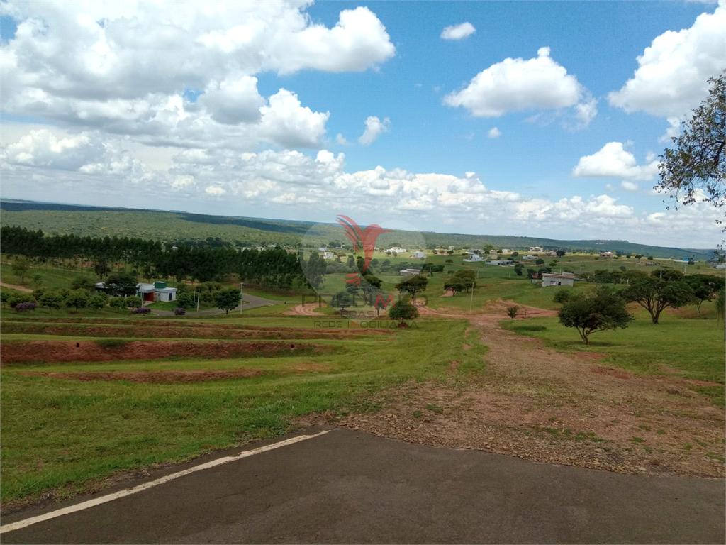 Lote/Terreno de 450m&sup2; no bairro Centro, em Paranapanema  Paranapanema - 