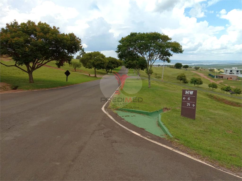 Lote/Terreno de 450m&sup2; no bairro Centro, em Paranapanema  Paranapanema - 