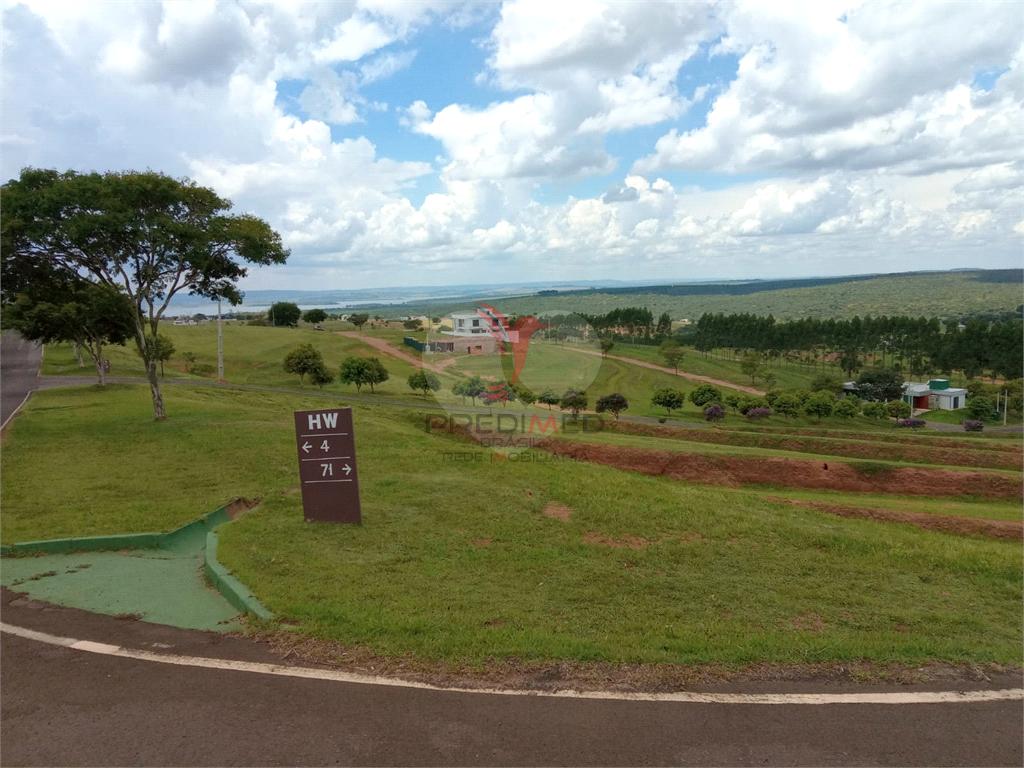 Lote/Terreno de 450m&sup2; no bairro Centro, em Paranapanema  Paranapanema - 