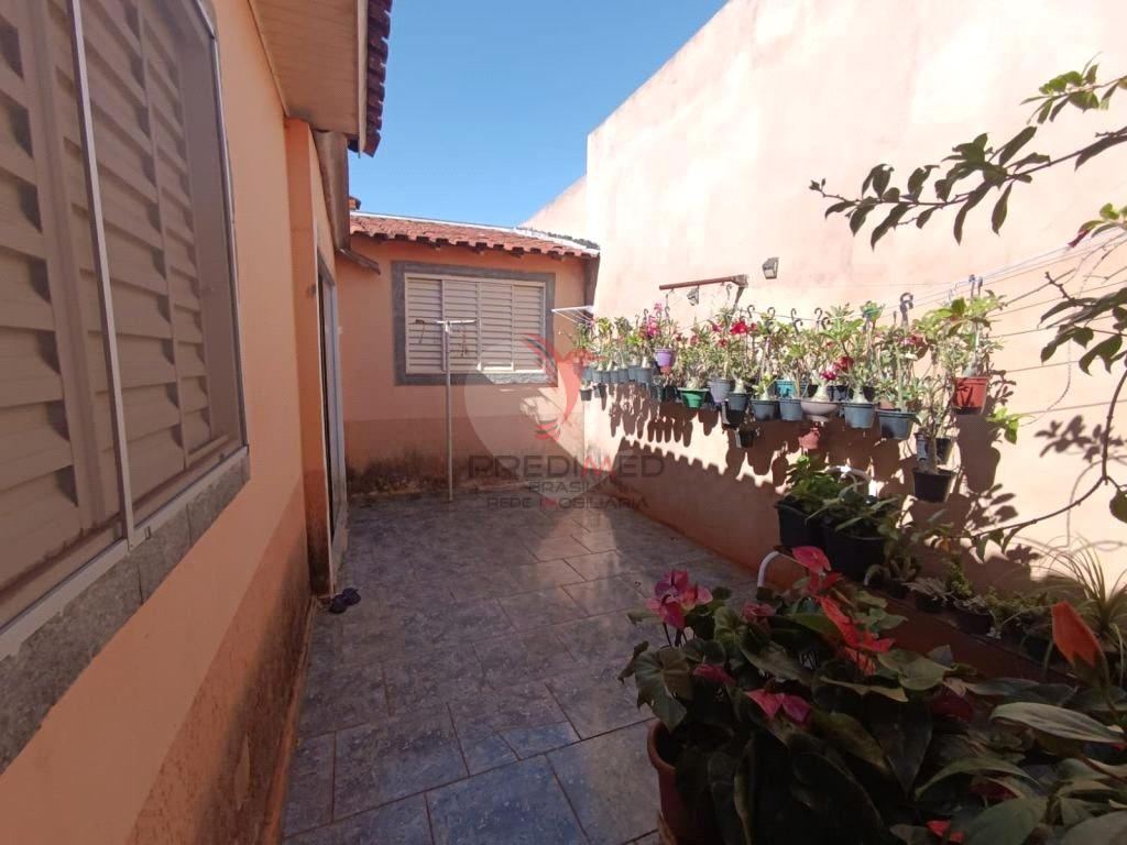 Casa de 2 quartos, 134m&sup2; no bairro N&uacute;cleo Habitacional Luis Zillo, em Len&ccedil;&oacute;is Paulista  Lençóis Paulista - 