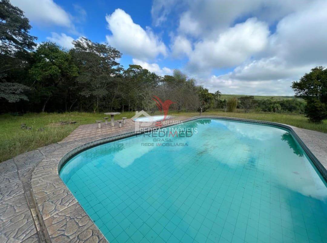 Fazenda/S&iacute;tios/Ch&aacute;caras de 4 quartos, 552m&sup2; no bairro Zona Rural, em Len&ccedil;&oacute;is Paulista  Lençóis Paulista - 