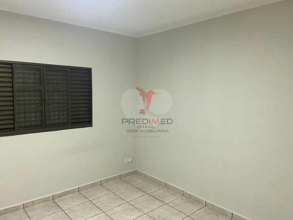 Casa de 3 quartos, 199m&sup2; no bairro Conjunto S&iacute;lvio Campanholi, em Len&ccedil;&oacute;is Paulista  Lençóis Paulista - 