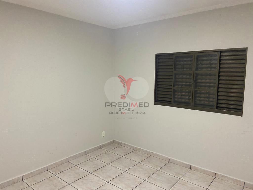 Casa de 3 quartos, 199m&sup2; no bairro Conjunto S&iacute;lvio Campanholi, em Len&ccedil;&oacute;is Paulista  Lençóis Paulista - 