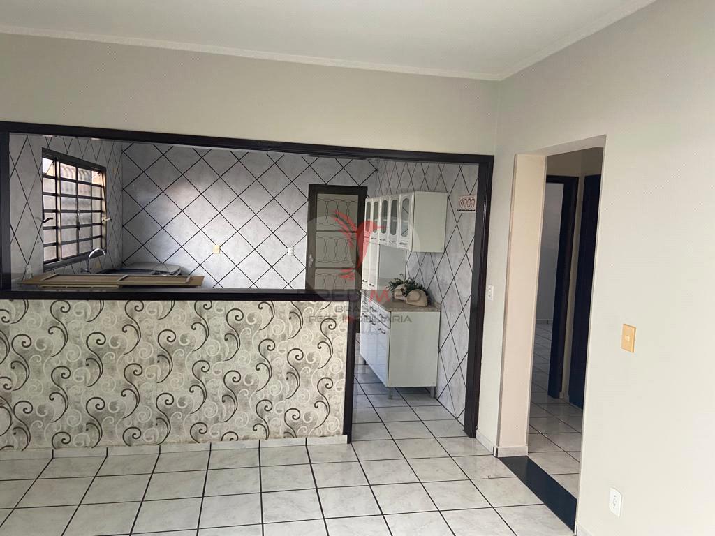 Casa de 3 quartos, 199m&sup2; no bairro Conjunto S&iacute;lvio Campanholi, em Len&ccedil;&oacute;is Paulista  Lençóis Paulista - 