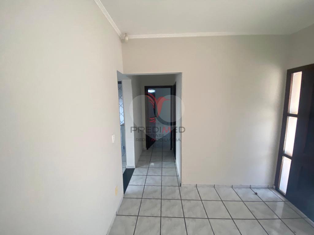 Casa de 3 quartos, 199m&sup2; no bairro Conjunto S&iacute;lvio Campanholi, em Len&ccedil;&oacute;is Paulista  Lençóis Paulista - 