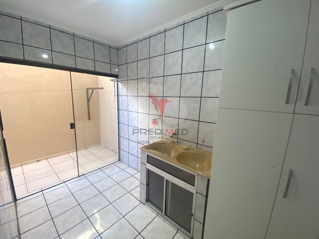 Casa de 3 quartos, 199m&sup2; no bairro Conjunto S&iacute;lvio Campanholi, em Len&ccedil;&oacute;is Paulista  Lençóis Paulista - 
