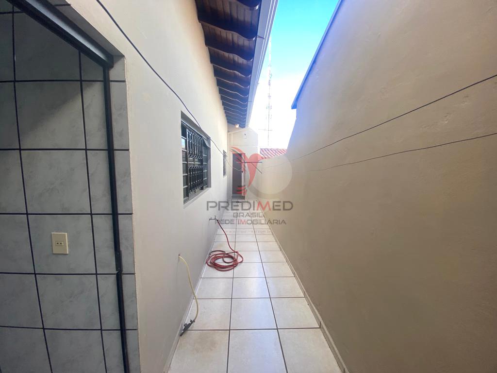 Casa de 3 quartos, 199m&sup2; no bairro Conjunto S&iacute;lvio Campanholi, em Len&ccedil;&oacute;is Paulista  Lençóis Paulista - 