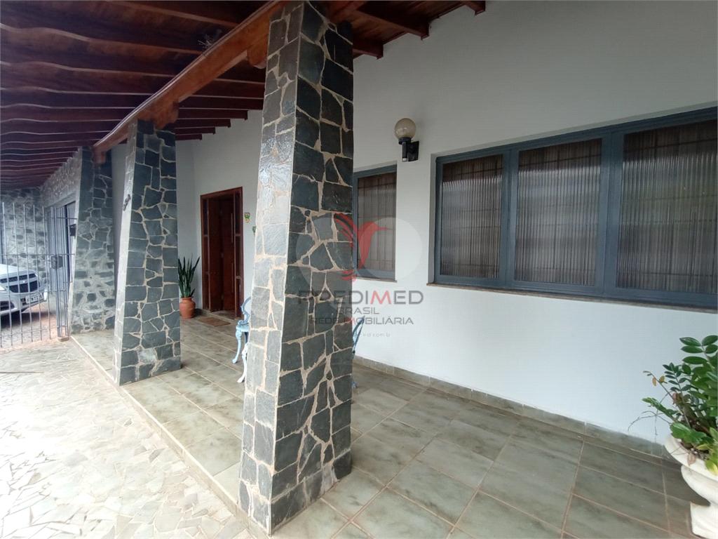 Casa de 4 quartos, 276m&sup2; no bairro Centro, em Len&ccedil;&oacute;is Paulista  Lençóis Paulista - 