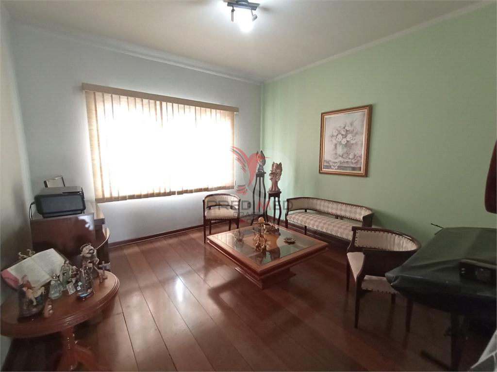 Casa de 4 quartos, 276m&sup2; no bairro Centro, em Len&ccedil;&oacute;is Paulista  Lençóis Paulista - 