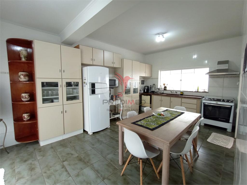 Casa de 4 quartos, 276m&sup2; no bairro Centro, em Len&ccedil;&oacute;is Paulista  Lençóis Paulista - 