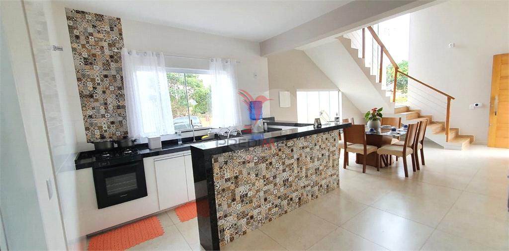 Sobrado de 199m&sup2; no bairro &Aacute;rea Rural De &Aacute;guas De Santa B&aacute;rbara, em &Aacute;guas de Santa B&aacute;rbara  Águas de Santa Bárbara - 