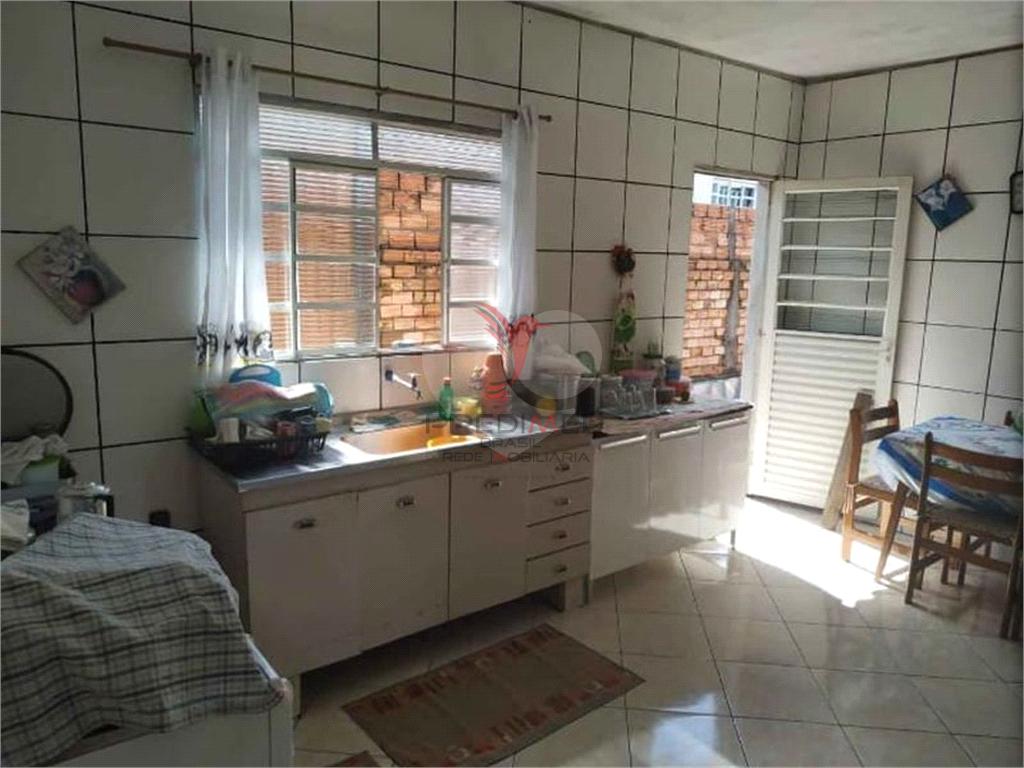 Casa de 205m&sup2; no bairro Jardim S&atilde;o Jo&atilde;o, em Len&ccedil;&oacute;is Paulista  Lençóis Paulista - 