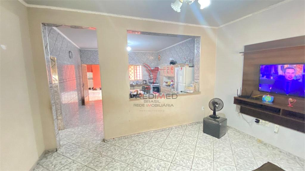 Casa de 3 quartos, 194m&sup2; no bairro Jardim Pr&iacute;ncipe, em Len&ccedil;&oacute;is Paulista  Lençóis Paulista - 