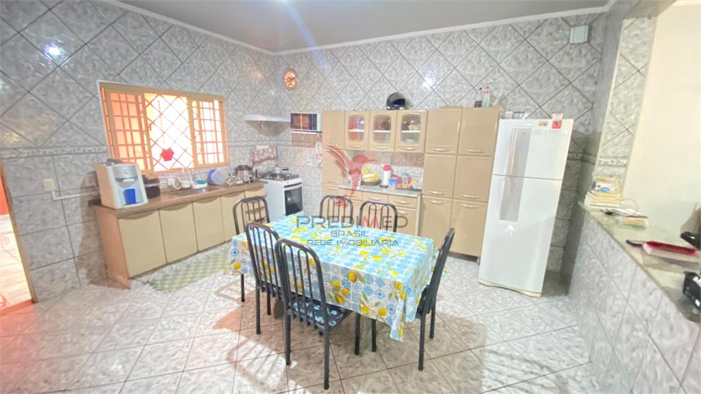 Casa de 3 quartos, 194m&sup2; no bairro Jardim Pr&iacute;ncipe, em Len&ccedil;&oacute;is Paulista  Lençóis Paulista - 