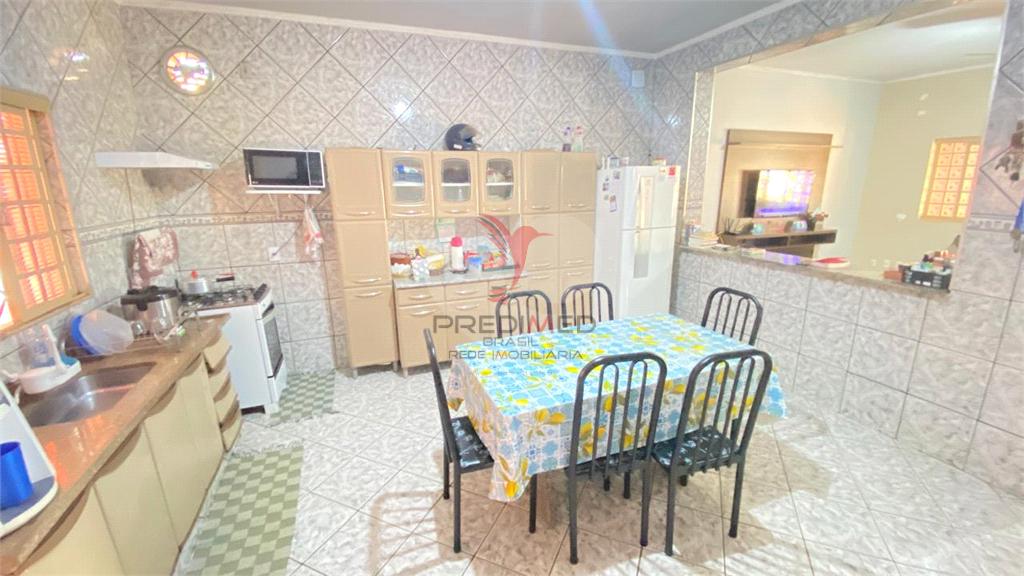 Casa de 3 quartos, 194m&sup2; no bairro Jardim Pr&iacute;ncipe, em Len&ccedil;&oacute;is Paulista  Lençóis Paulista - 