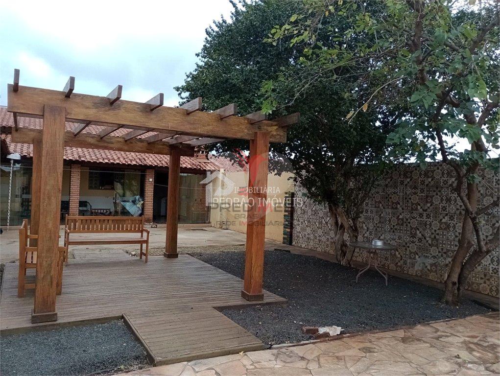 Casa de 5 quartos, 260m&sup2; no bairro Jardim Itamaraty, em Len&ccedil;&oacute;is Paulista  Lençóis Paulista - 