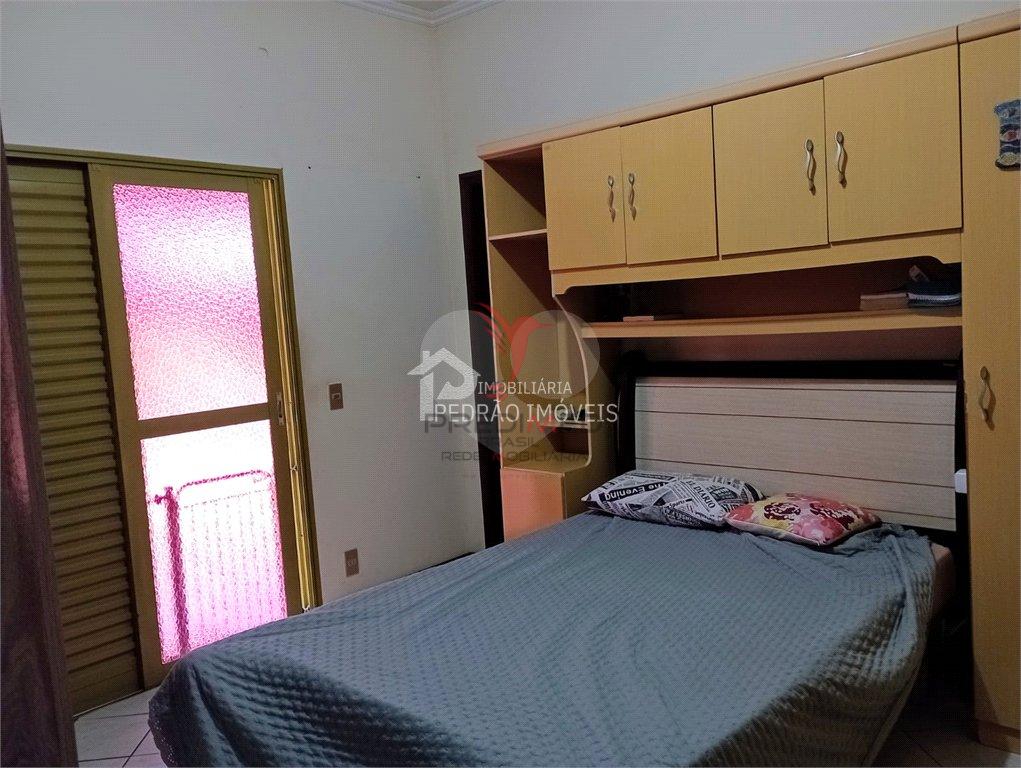 Casa de 5 quartos, 260m&sup2; no bairro Jardim Itamaraty, em Len&ccedil;&oacute;is Paulista  Lençóis Paulista - 