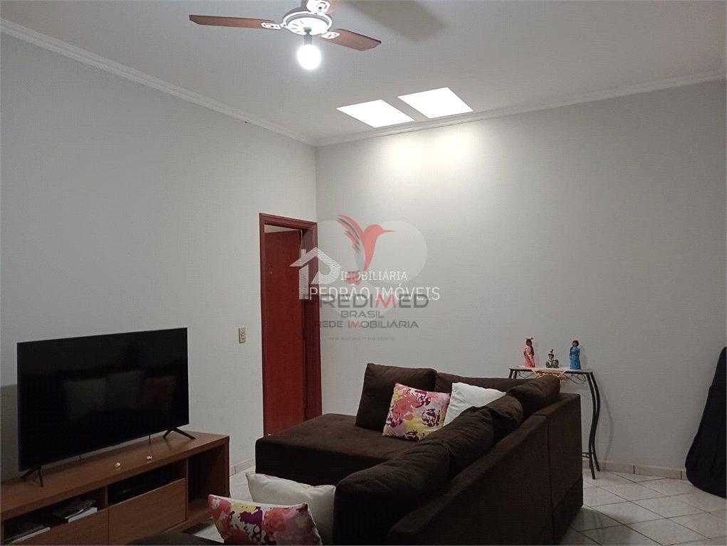 Casa de 5 quartos, 260m&sup2; no bairro Jardim Itamaraty, em Len&ccedil;&oacute;is Paulista  Lençóis Paulista - 