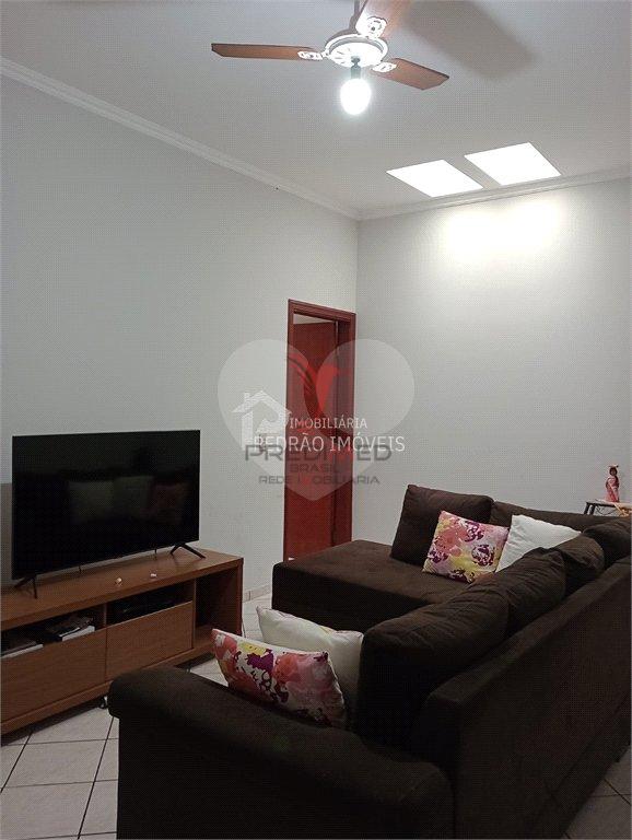 Casa de 5 quartos, 260m&sup2; no bairro Jardim Itamaraty, em Len&ccedil;&oacute;is Paulista  Lençóis Paulista - 