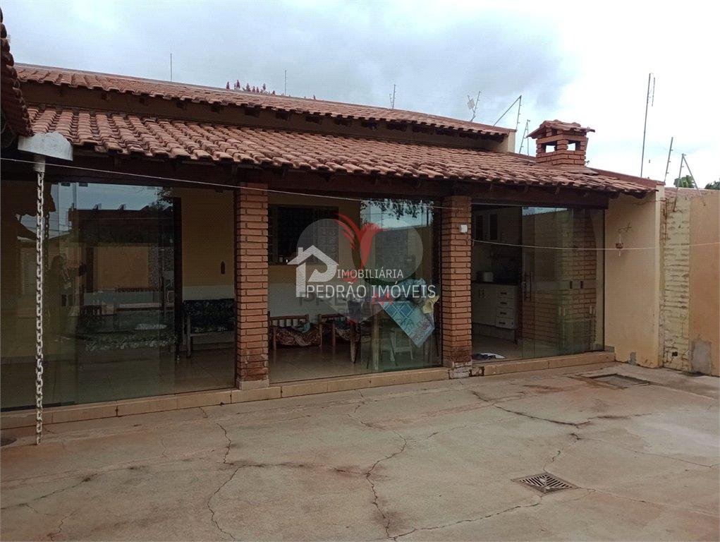 Casa de 5 quartos, 260m&sup2; no bairro Jardim Itamaraty, em Len&ccedil;&oacute;is Paulista  Lençóis Paulista - 