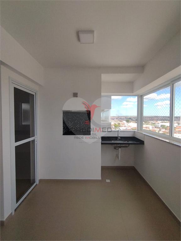 Apartamento de 122m&sup2; no bairro Centro, em Len&ccedil;&oacute;is Paulista  Lençóis Paulista - 