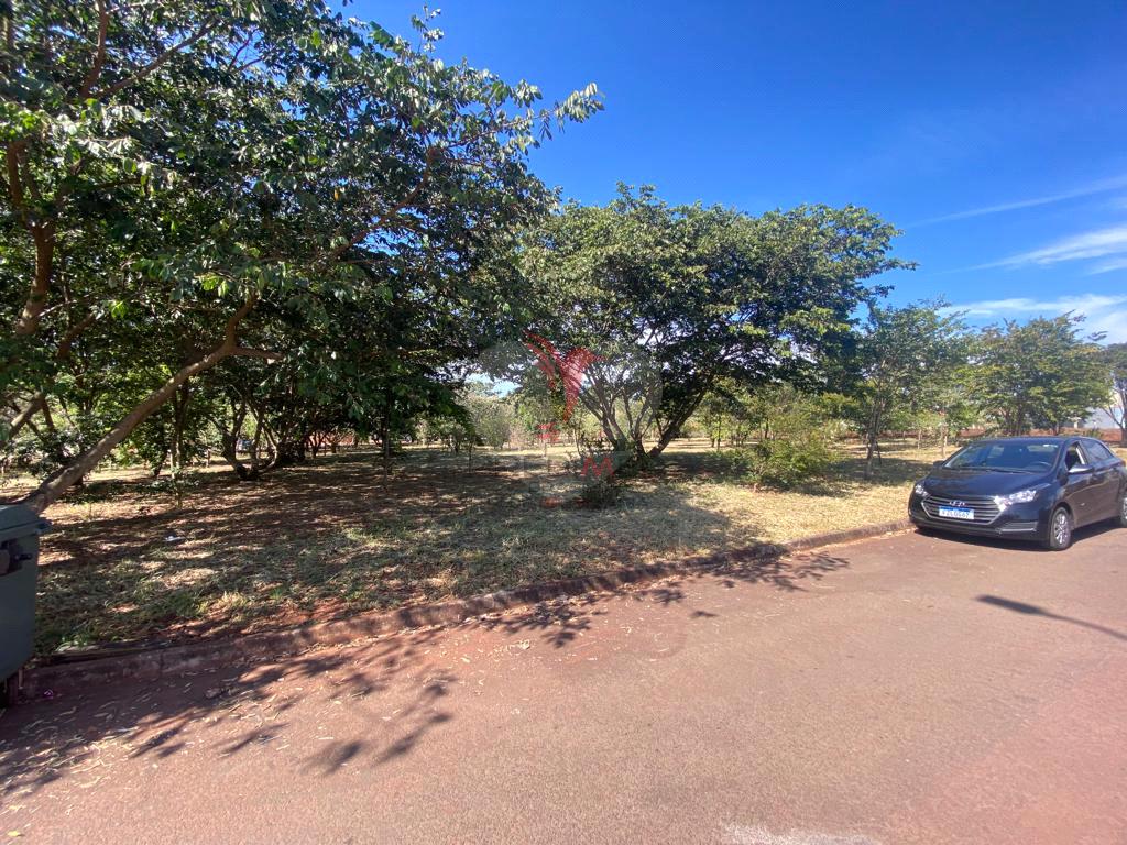 Lote/Terreno de 212m&sup2; no bairro Jardim Planalto, em Len&ccedil;&oacute;is Paulista  Lençóis Paulista - 