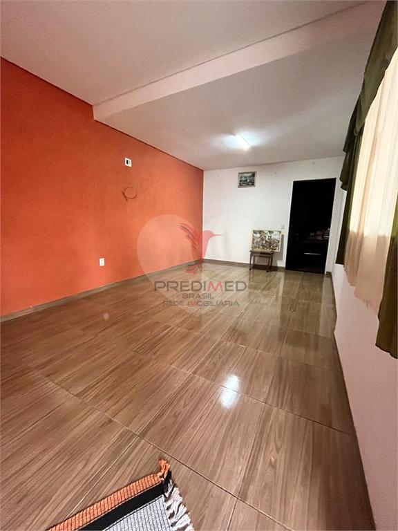 Casa de 3 quartos, 418m&sup2; no bairro Vila Santa Cec&iacute;lia, em Len&ccedil;&oacute;is Paulista  Lençóis Paulista - 