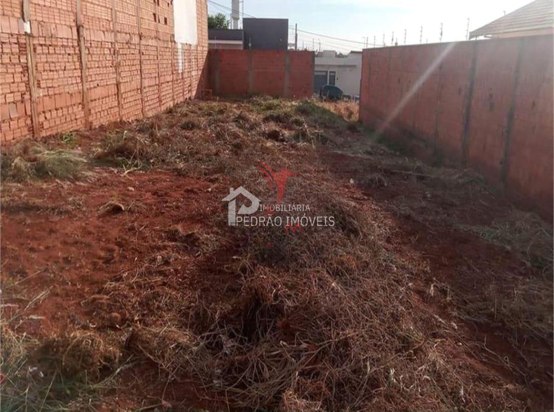 Lote/Terreno de 265m&sup2; no bairro Jardim Graja&uacute;, em Len&ccedil;&oacute;is Paulista  Lençóis Paulista - 