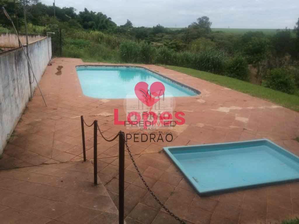 Fazenda/S&iacute;tios/Ch&aacute;caras de 3 quartos, 26765m&sup2; no bairro Centro, em Arei&oacute;polis  Areiópolis - 
