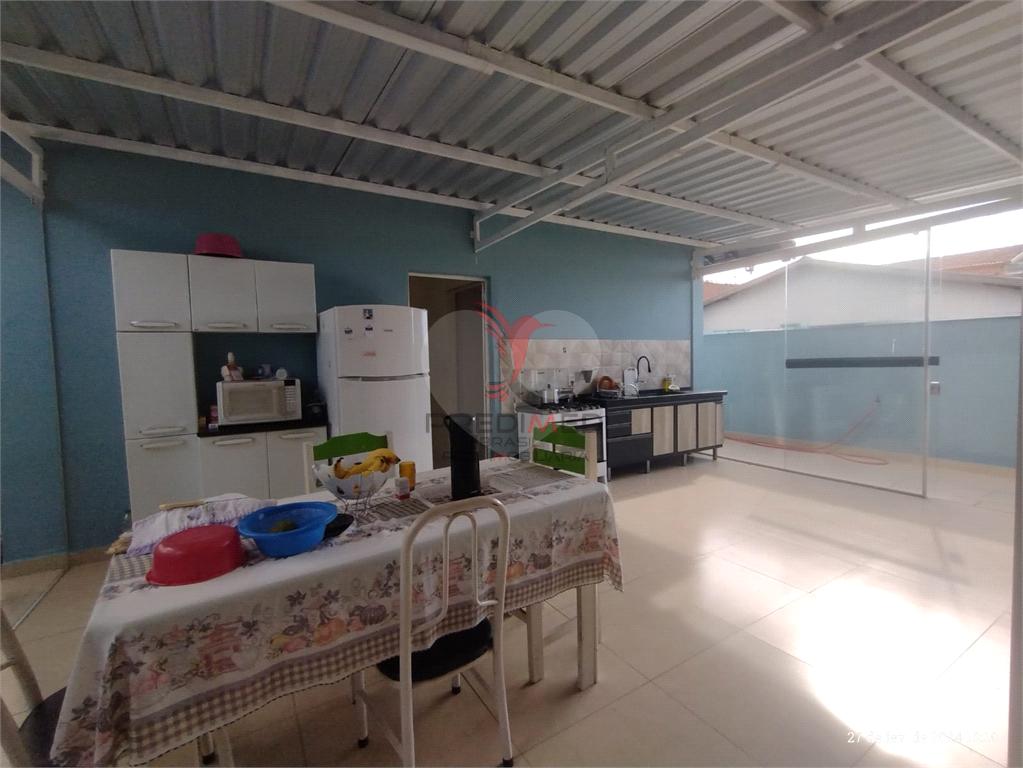 Casa de 3 quartos, 191m&sup2; no bairro Jardim Monte Azul, em Len&ccedil;&oacute;is Paulista  Lençóis Paulista - 