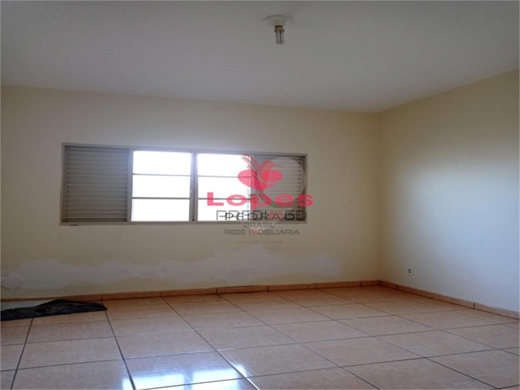 Casa de 3 quartos, 198m&sup2; no bairro Parque Residencial Rondon, em Len&ccedil;&oacute;is Paulista  Lençóis Paulista - 