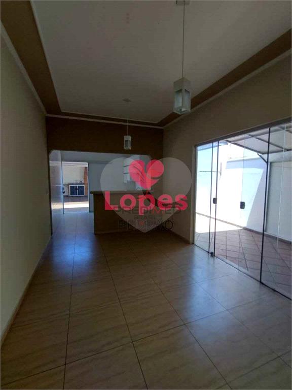 Casa de 3 quartos, 135m&sup2; no bairro Jardim Village, em Len&ccedil;&oacute;is Paulista  Lençóis Paulista - 