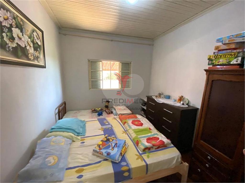 Fazenda/S&iacute;tios/Ch&aacute;caras de 3 quartos, 209m&sup2; no bairro Centro, em Borebi  BOREBI - 